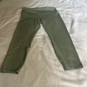 Athleta Elation 7/8 green tight in medium